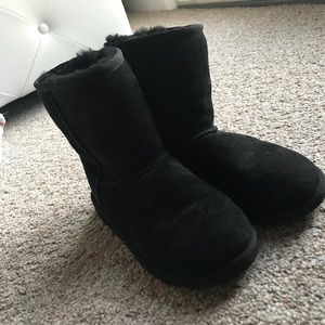 Black kids UGG boots
